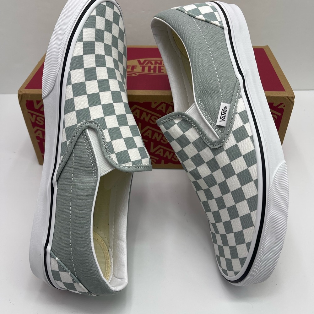 Vans WMN Classic Slip-On
Color Theory Checkerboard Pure Grey
VN000D5PEPO Sneaker - Picture 9 of 16